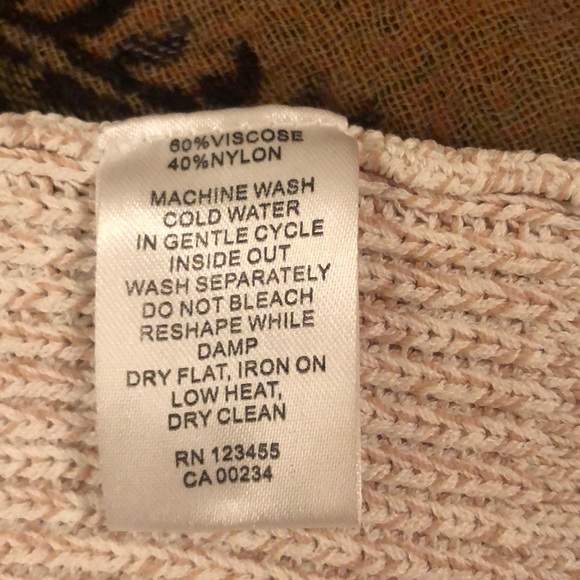 Sleeveless top.New! - Picture 7 of 8